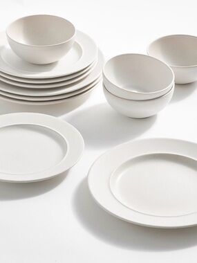 Pottery Barn Astoria Ceramic Dinnerware Set - Matte White (8 plates + 8 bowls)
